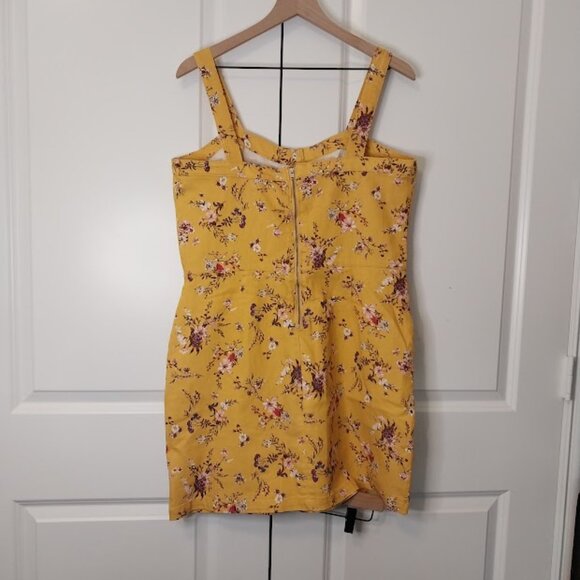 No Boundaries Flower Juniors Dress - Picture 6 of 8